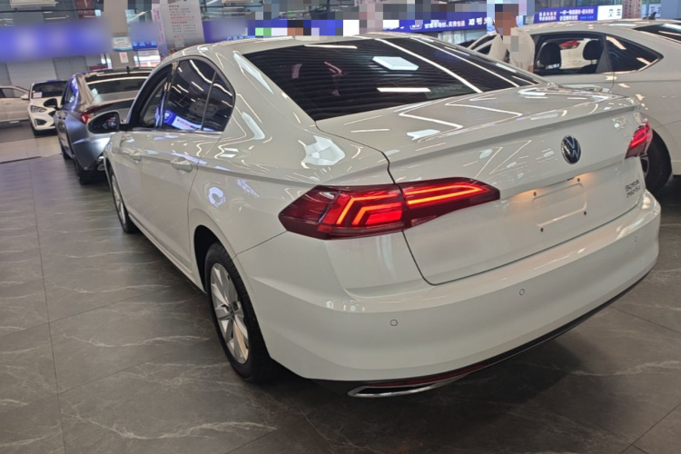 Volkswagen Bora 2022 car image #5