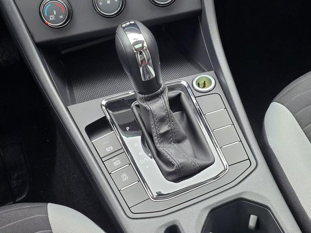 Volkswagen Bora 2023 car image #8