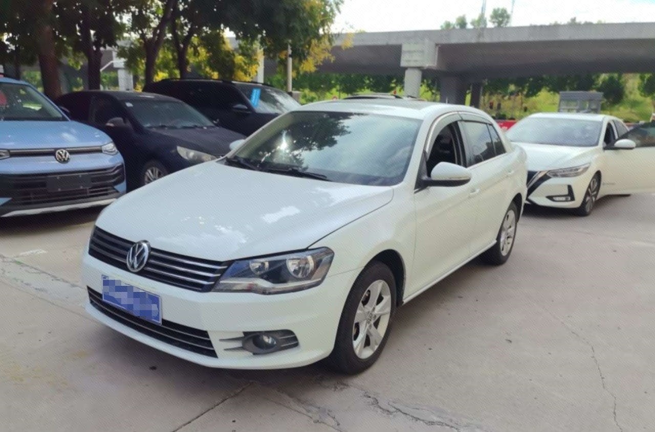 Volkswagen Bora 2013 car image 