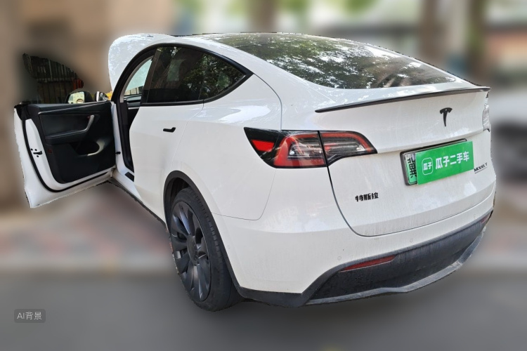 Tesla Model Y 2023 car image #5