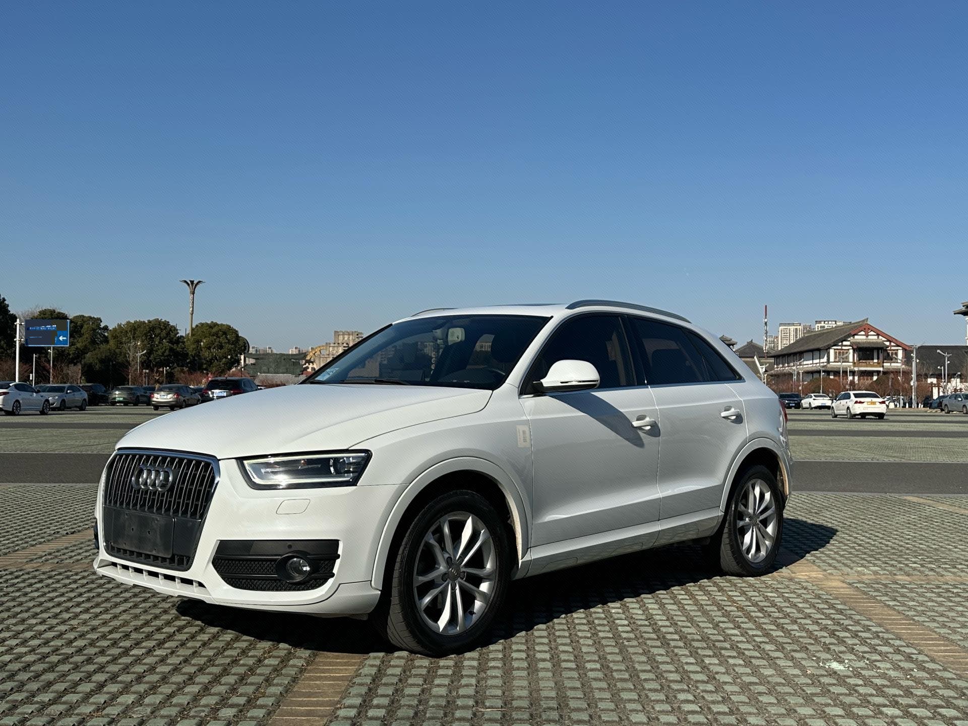 Audi Q3 2016 car image 
