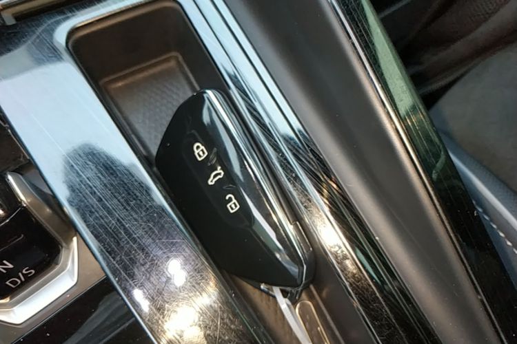 Volkswagen Golf 2022 car image #9