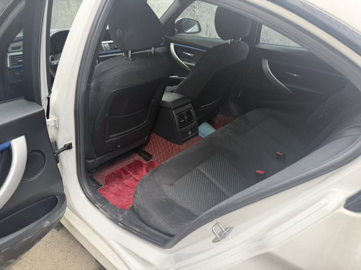 BMW 3 Series 2018 car image #2