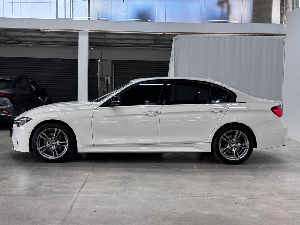 BMW 3 Series 2018 car image #4