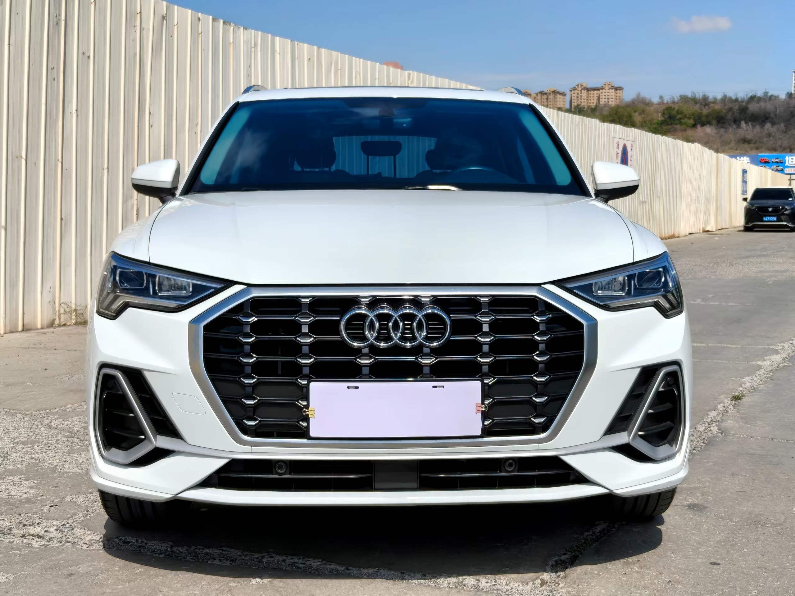 Audi Q3 2021 car image #2