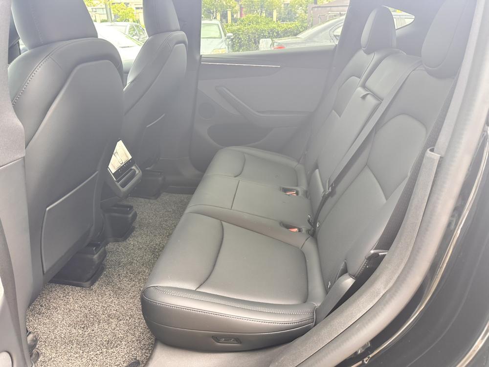 Tesla Model Y 2026 #8 Tesla Model Y 2026 car image #8