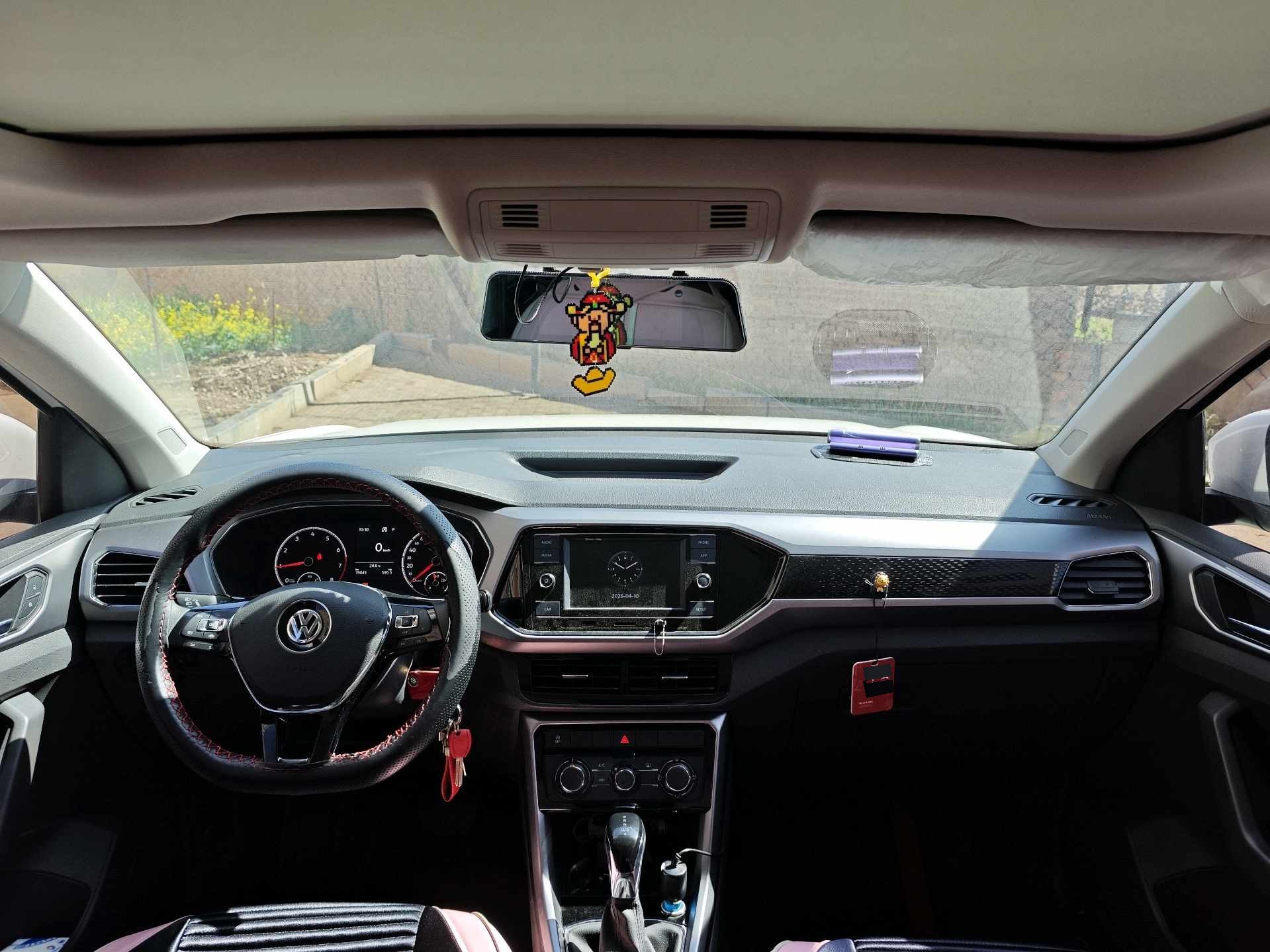 Volkswagen T-Cross 2020 car image #5