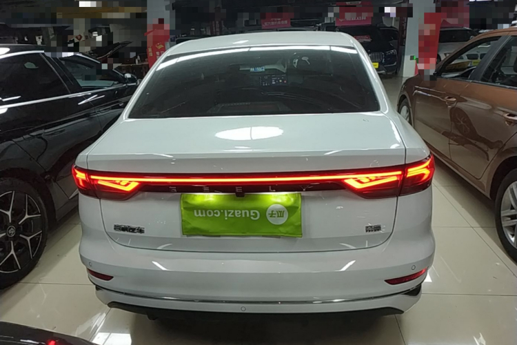 GEELY Emgrand 2026 image de voiture #6