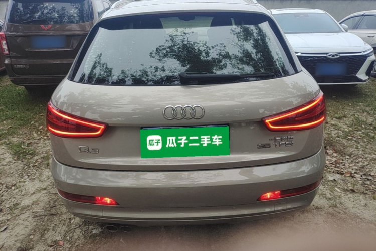 Audi Q3 2015 car image #6