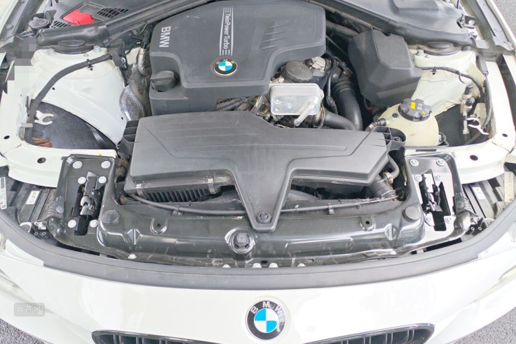 BMW 3 Series 2015 car image #22