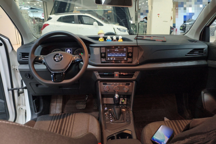 Volkswagen Tharu 2019 car image #11