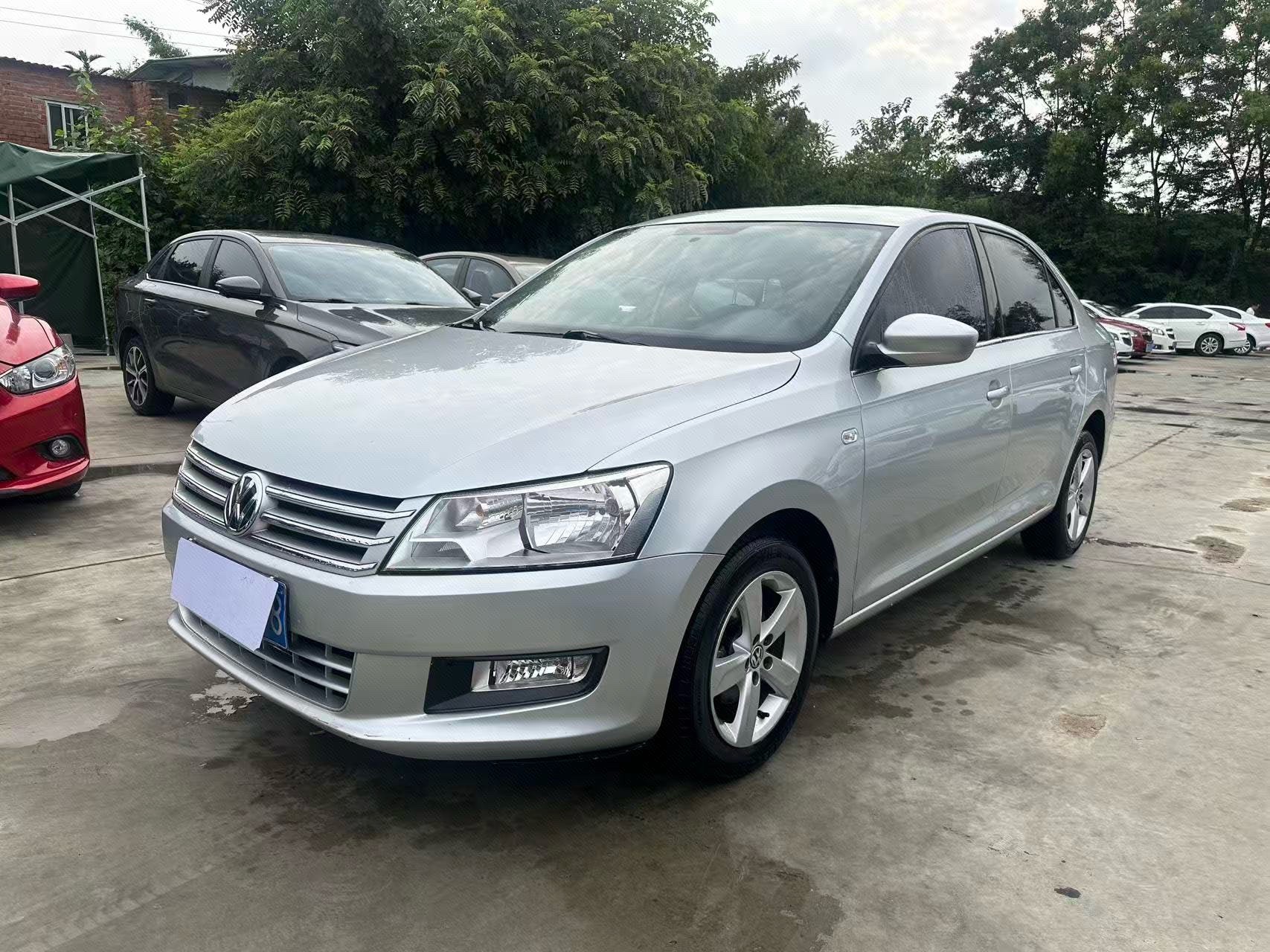 Volkswagen Santana 2013 car image 
