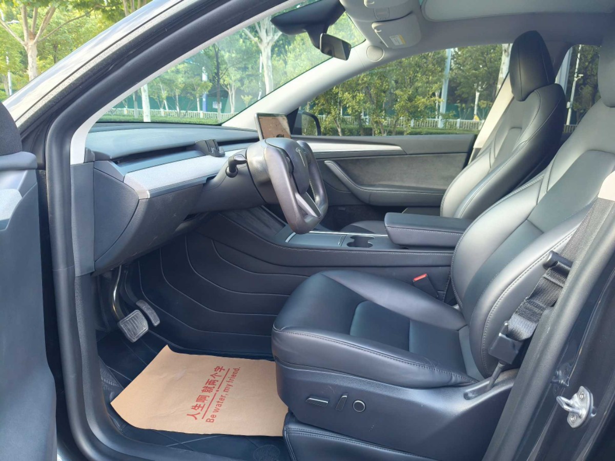 Tesla Model Y 2024 car image #7