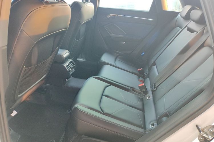 Audi Q3 2024 car image #17