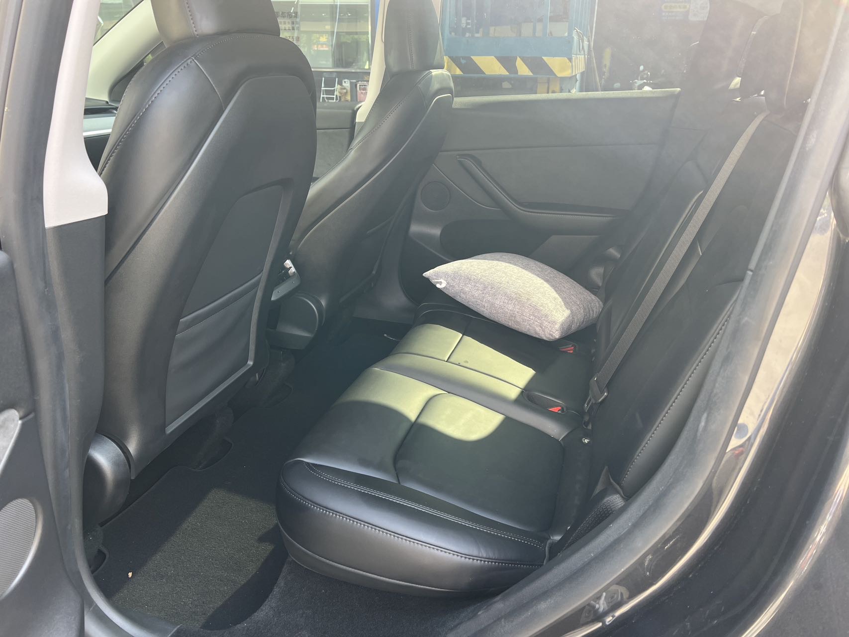 Tesla Model Y 2024 #5 Tesla Model Y 2024 car image #5