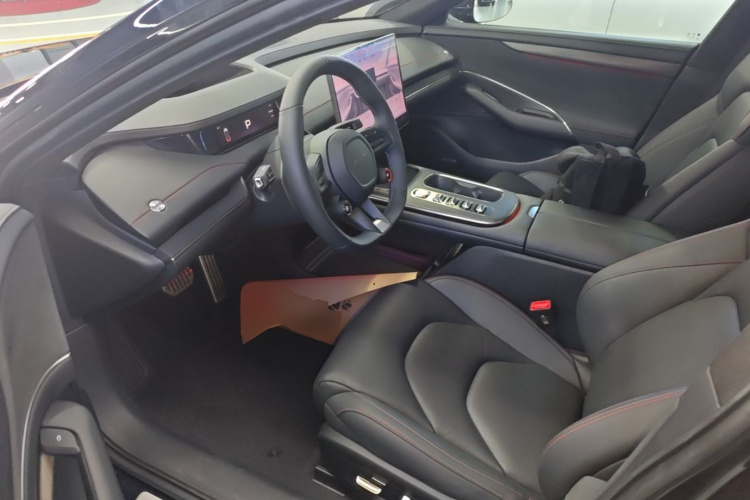 MI SU7 2025 immagine di auto #15