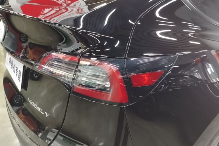 Tesla Model Y 2023 #8 Tesla Model Y 2023 car image #8