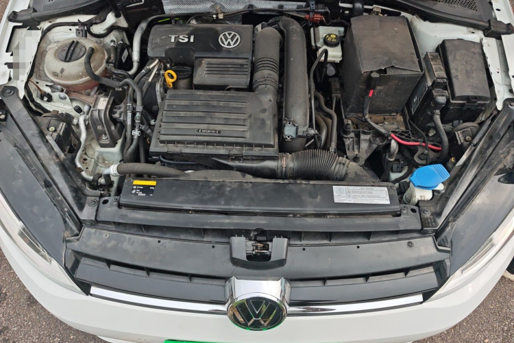 Volkswagen Golf 2017 car image #22