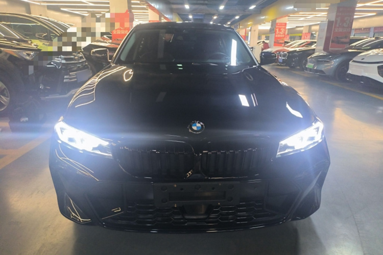 BMW 3 Series 2025 صورة سيارة #3