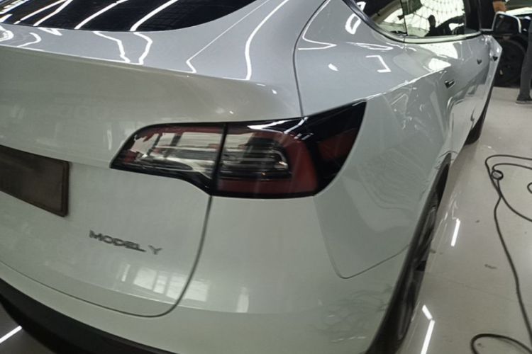 Tesla Model Y 2024 #8 Tesla Model Y 2024 car image #8