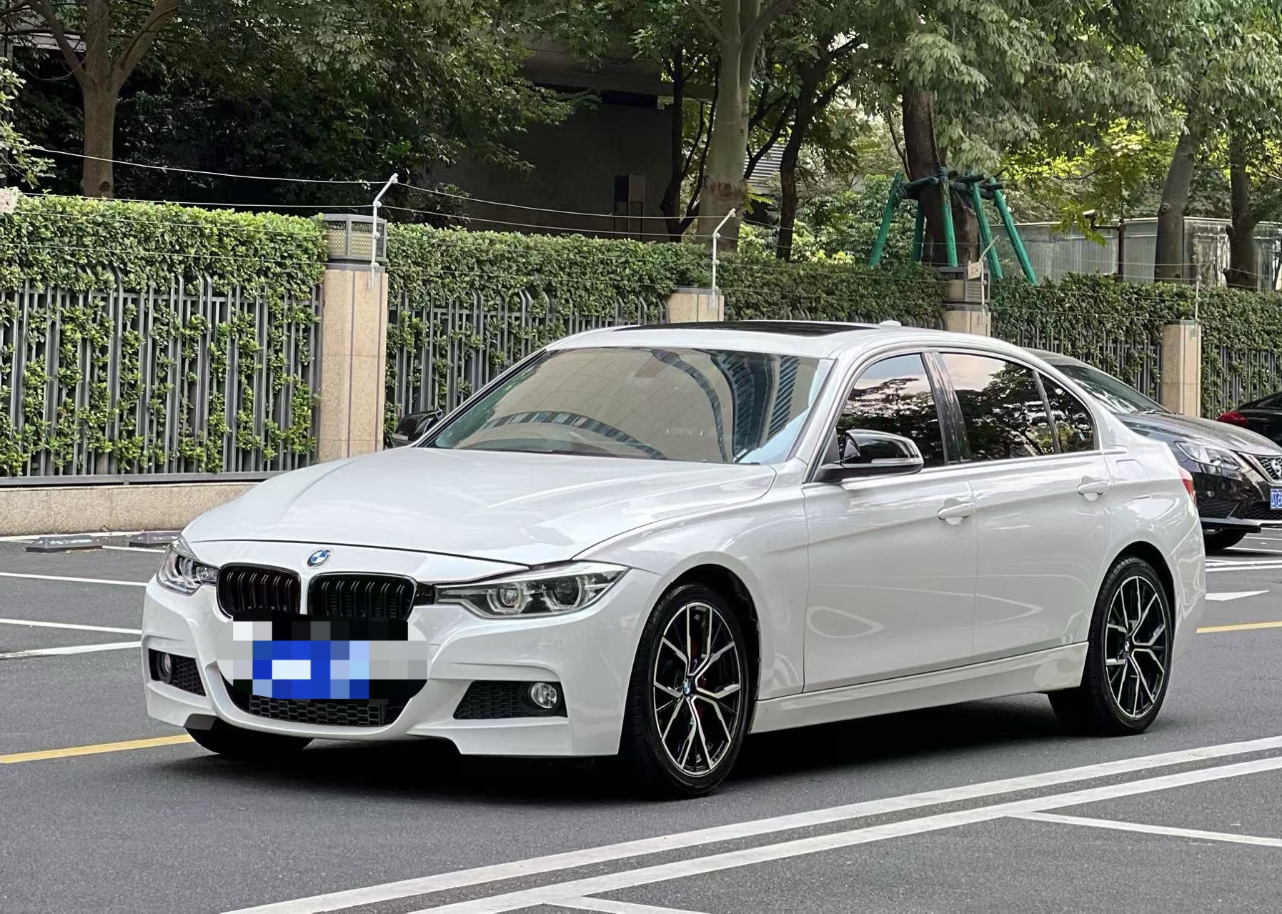 BMW 3 Series 2018 car image 