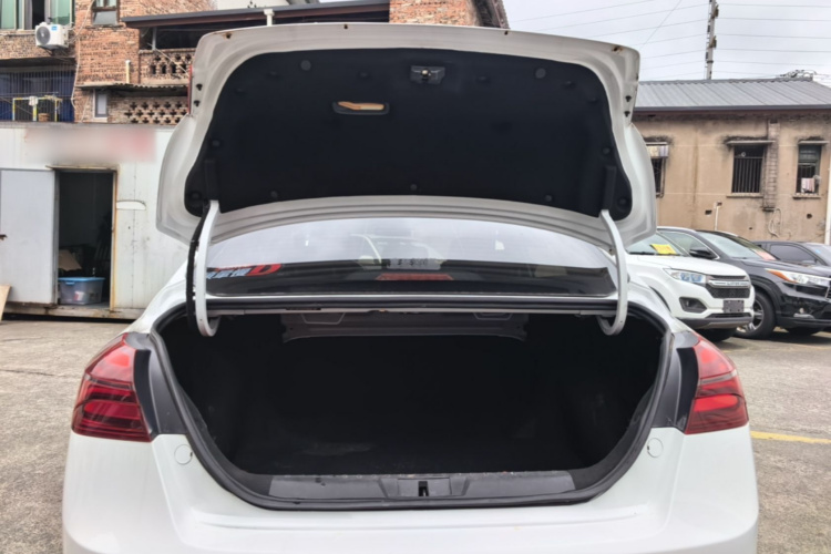 GEELY Emgrand 2018 car image #19