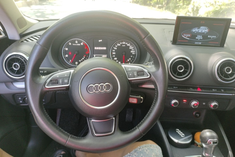 Audi A3 2015 car image #11