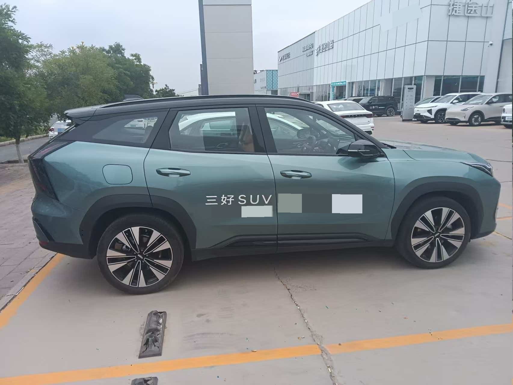 GEELY Boyue L 2025 car image #5