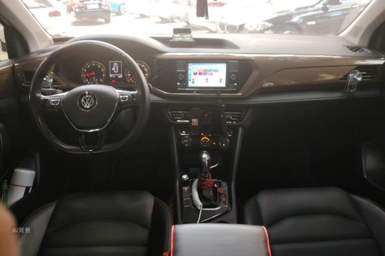 2020 car image #11