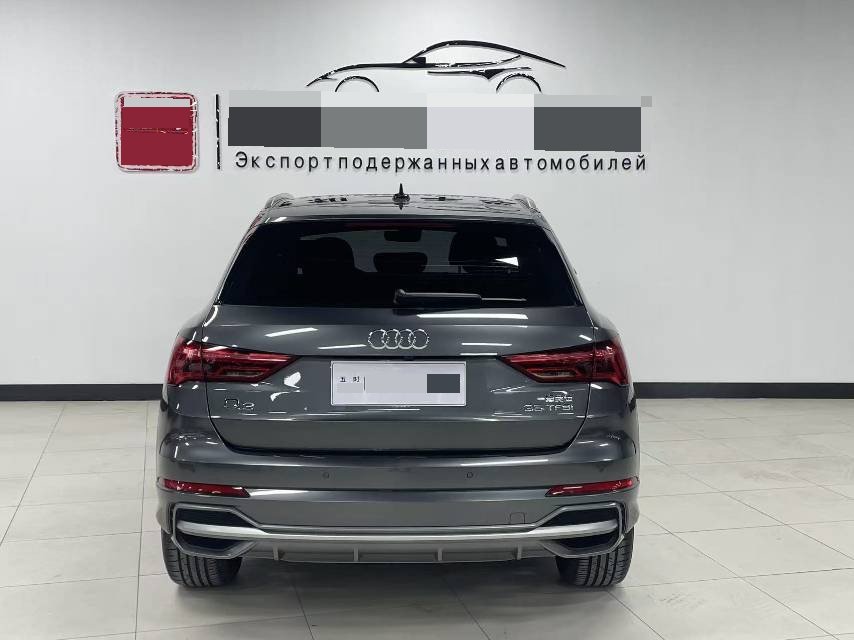Audi Q3 2023 car image #5