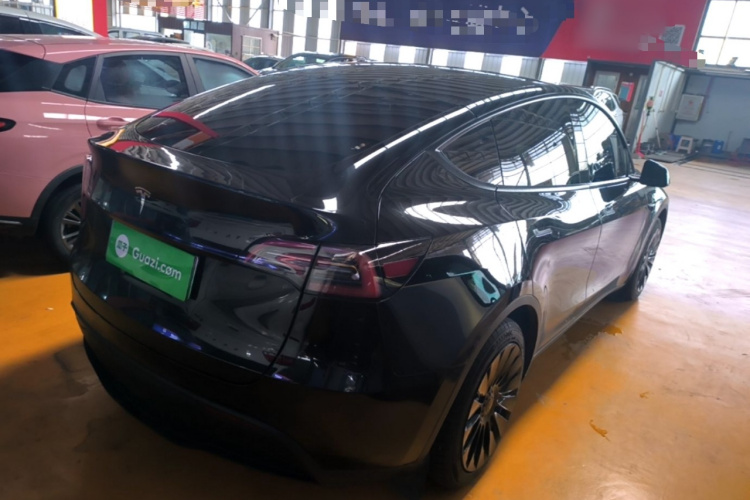 Tesla Model Y 2023 #7 Tesla Model Y 2023 car image #7