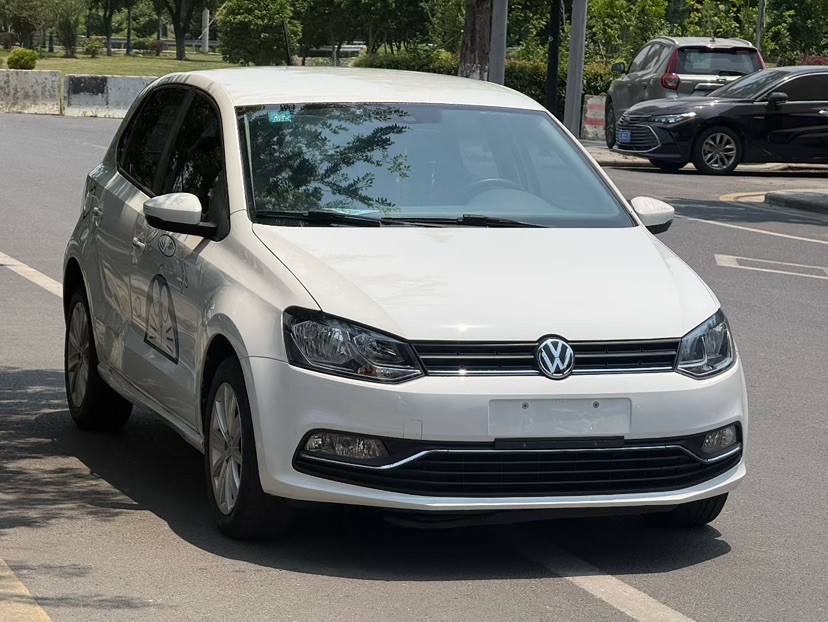 Volkswagen Polo 2015 immagine di auto #3