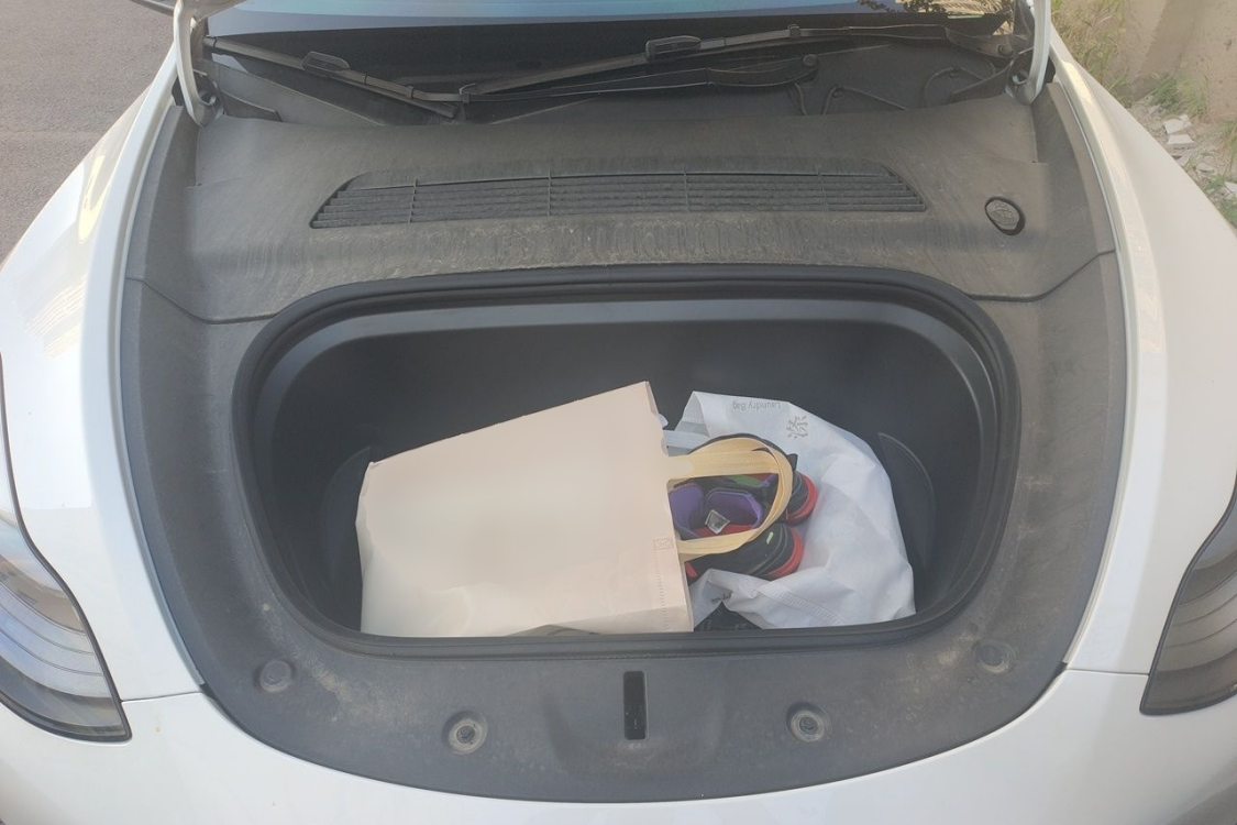 Tesla Model Y 2024 #10 Tesla Model Y 2024 car image #10