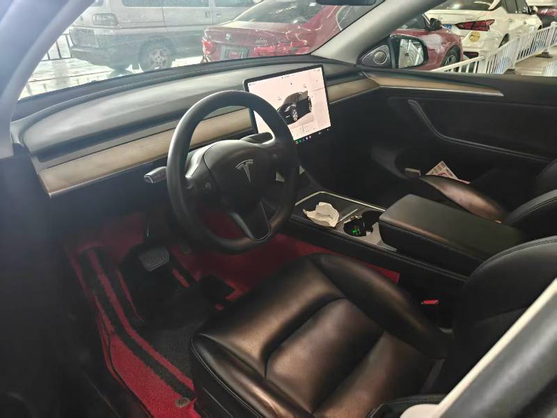Tesla Model Y 2022 #5 Tesla Model Y 2022 car image #5