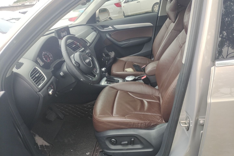 Audi Q3 2015 car image #15