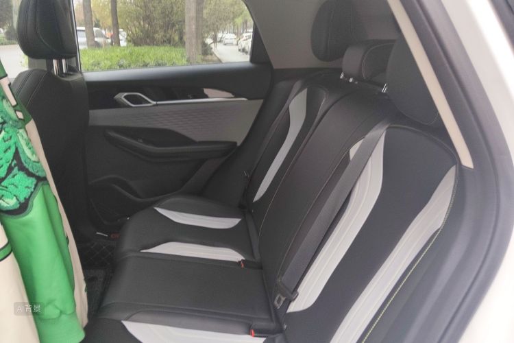 GEELY Coolray 2022 car image #19