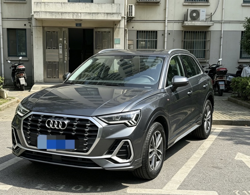 Audi Q3 2021 car image 