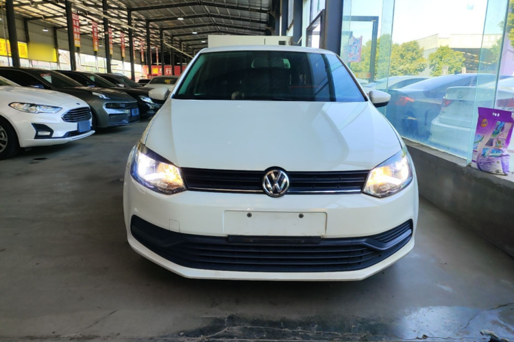 Volkswagen Polo 2019 car image #3