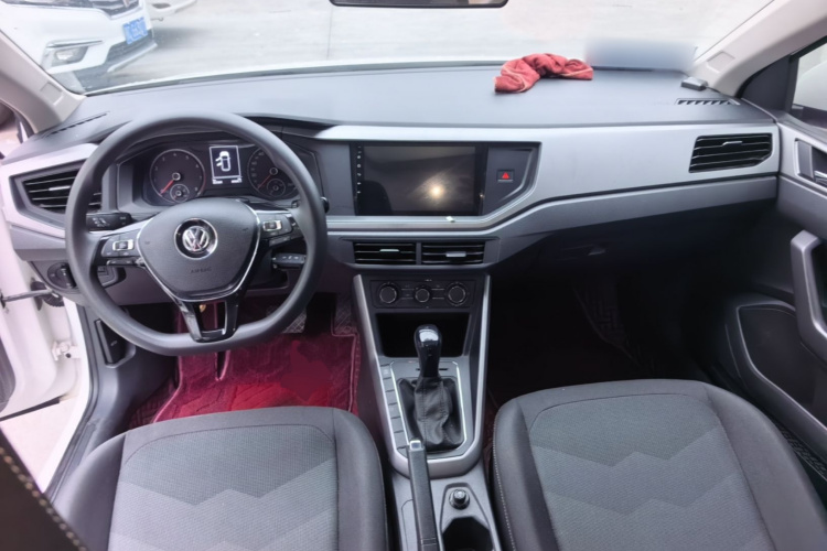 Volkswagen Polo 2021 car image #11