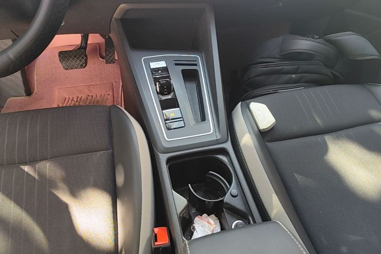 Volkswagen Golf 2022 car image #14