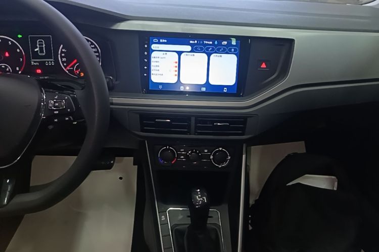Volkswagen Polo 2021 car image #13