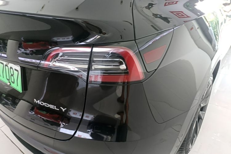 Tesla Model Y 2022 car image #8