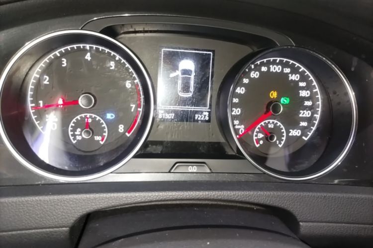 Volkswagen Golf 2019 car image #12