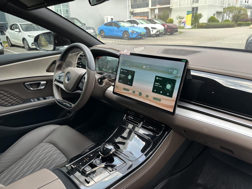 BYD Han 2023 imagem de carro #8