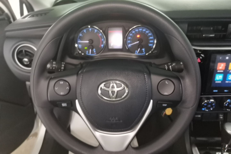 Toyota Corolla 2018 #11 Toyota Corolla 2018 car image #11