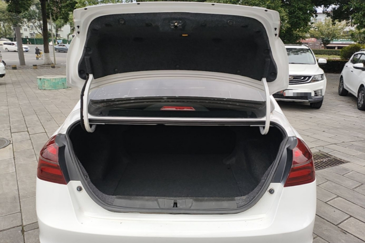 GEELY Emgrand 2020 car image #19