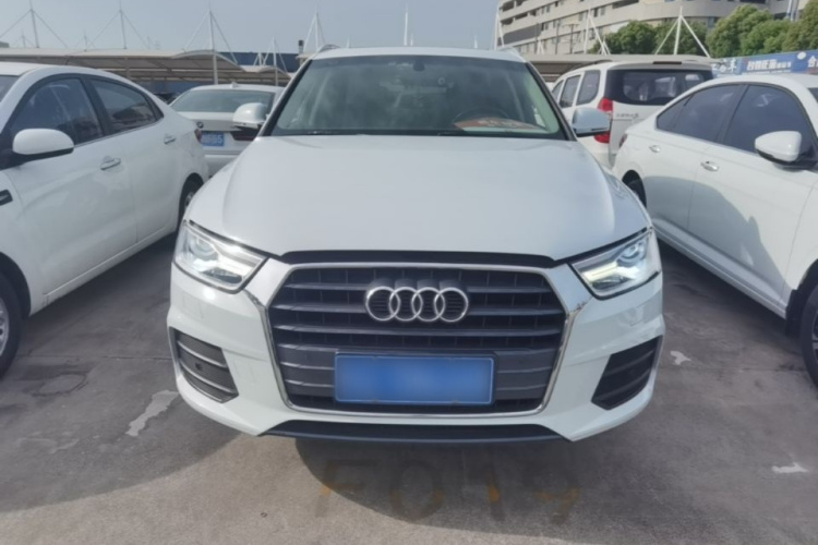 Audi Q3 2017 car image #3