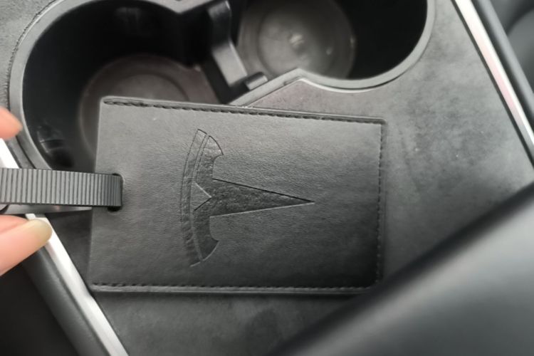 Tesla Model Y 2022 car image #9