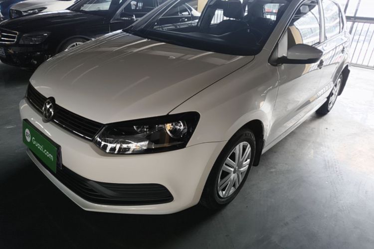 Volkswagen Polo 2016 car image #2