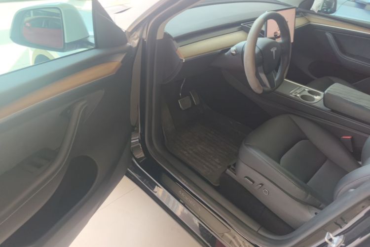 Tesla Model Y 2023 #16 Tesla Model Y 2023 car image #16